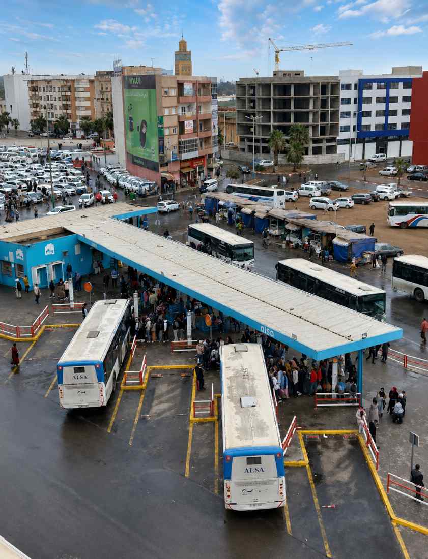 حياة الشارع ومنطقة النقل في إنزكان قرب الفندق